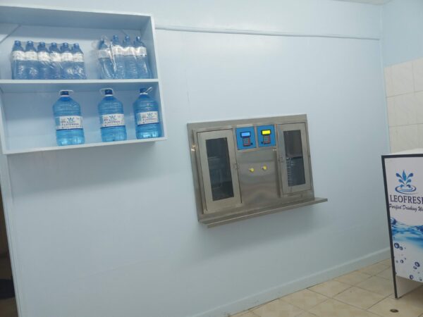 Water vending machine (wall mounted)